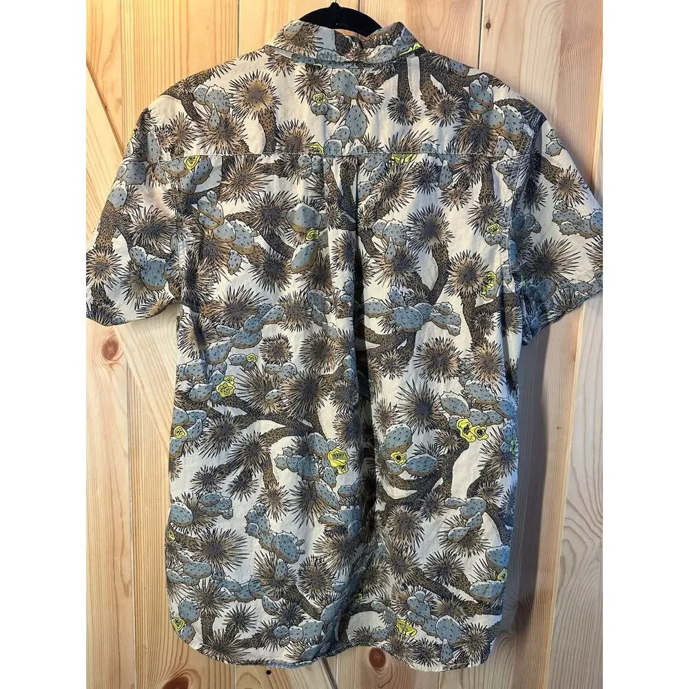 The North Face Men’s S/S Baytrail Pattern Shirt Cactus Camo Size M